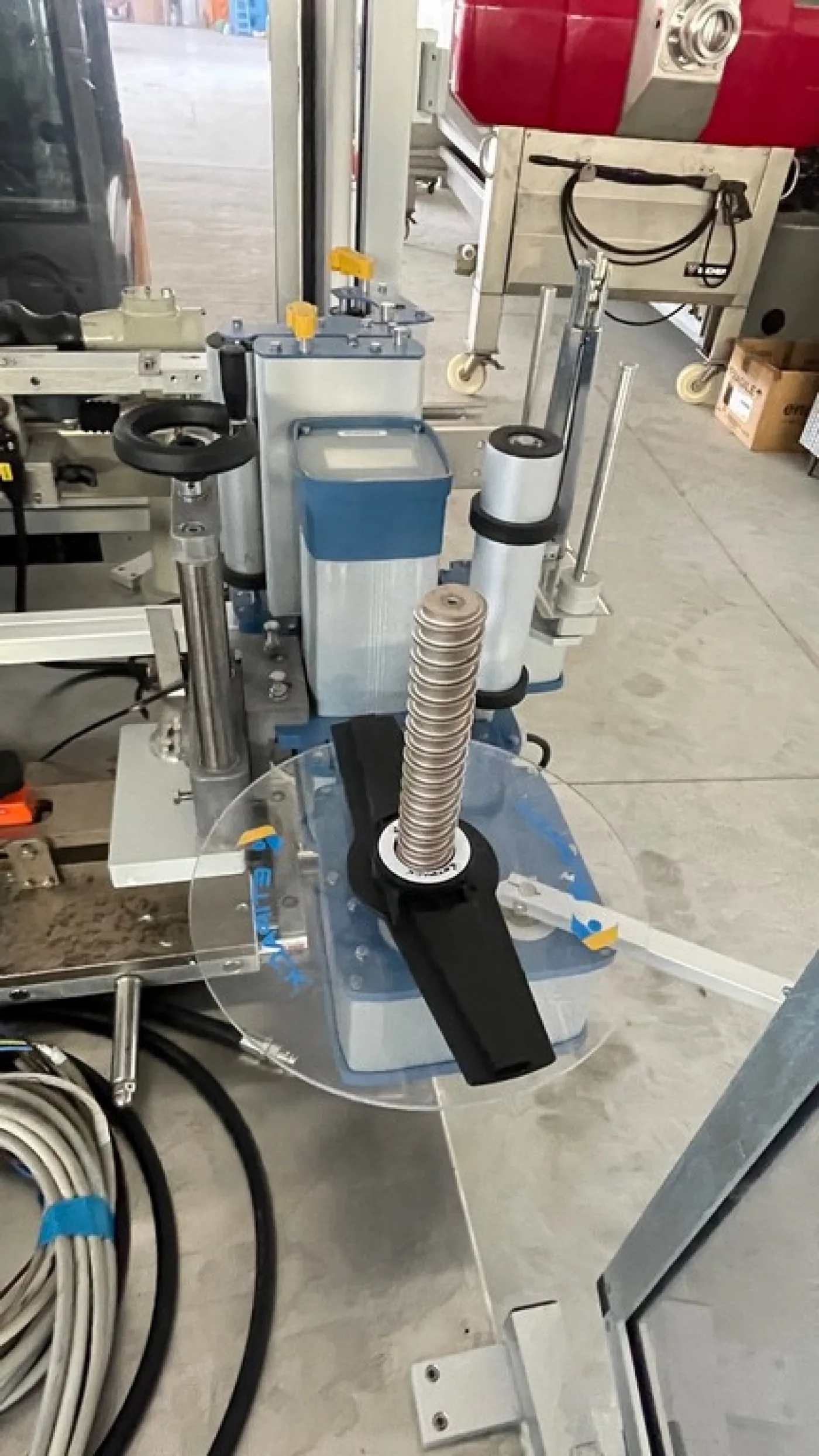 P.E. LABELLING MACHINE MODEL PRATICA 540, 6 LOCKING HEADS, 3 LABELING STATIONS, SECOND-HAND MACHINE - 3