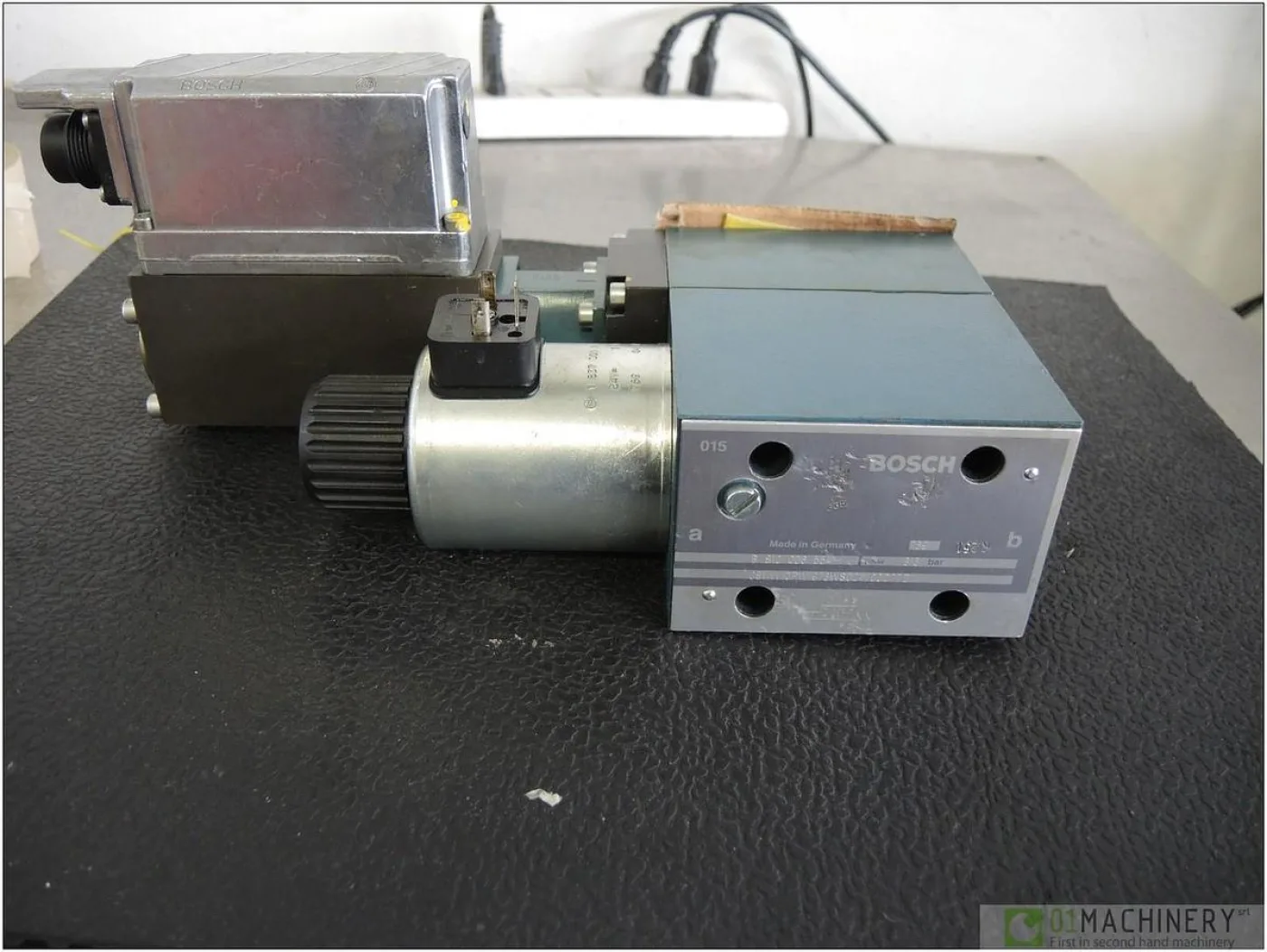 1999 BOSCH 0 811 402 168 AI2983 - 1