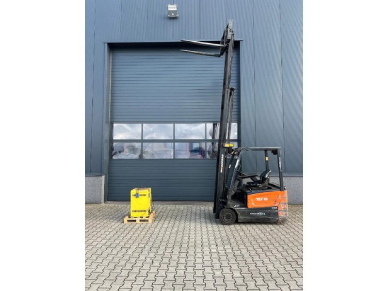 Doosan T7 triplexmast, ss electrisch, BATTERY NOT CHARGING