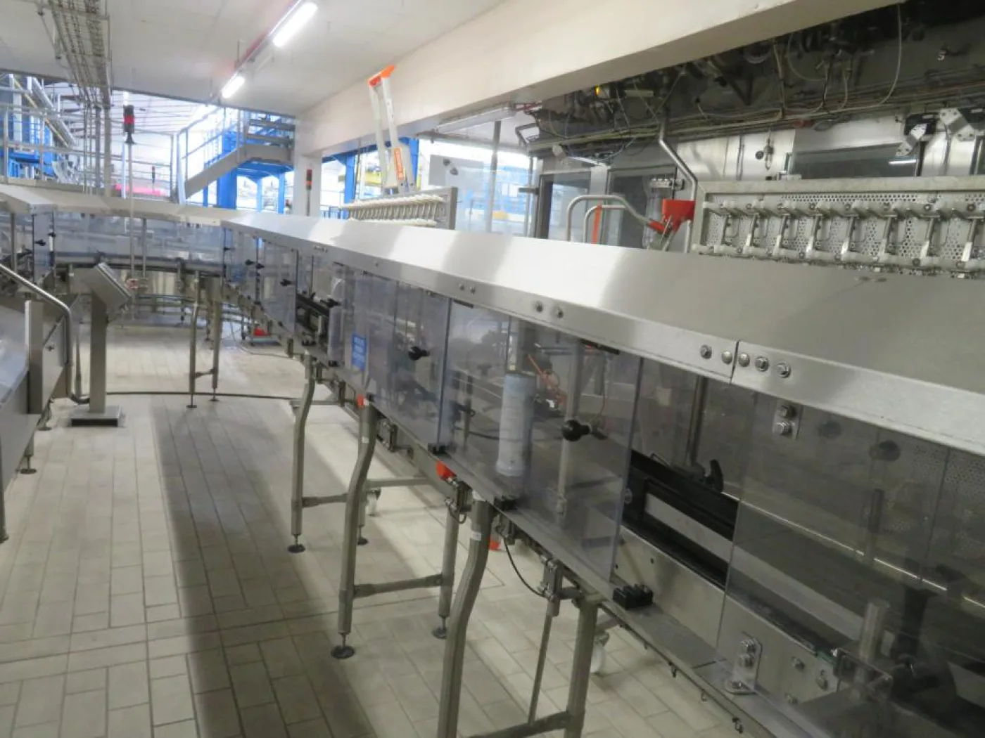 2015 Sipac Sipac 010 011 In Alimentation Convoyeur Belt System for Bouteille Remplissage Machine - Line 4 - 2