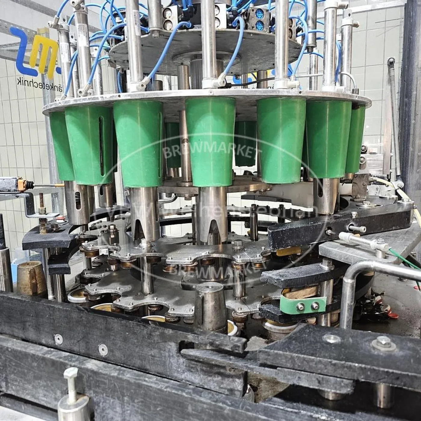 swing top capper - 3