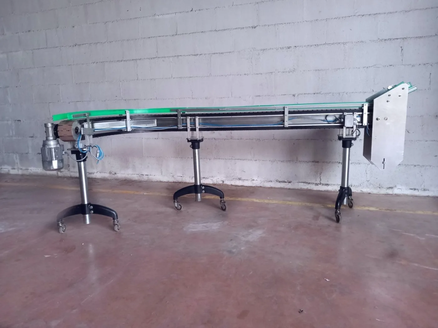 NASTRO TRASPORTATORE CON CURVA - 1