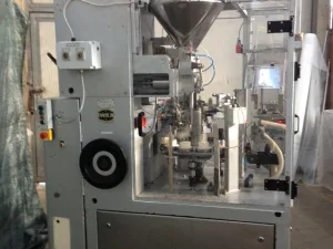 INTUBETTATRICE PER TUBETTI IN PLASTICA – IWKA – MOD. TU 100