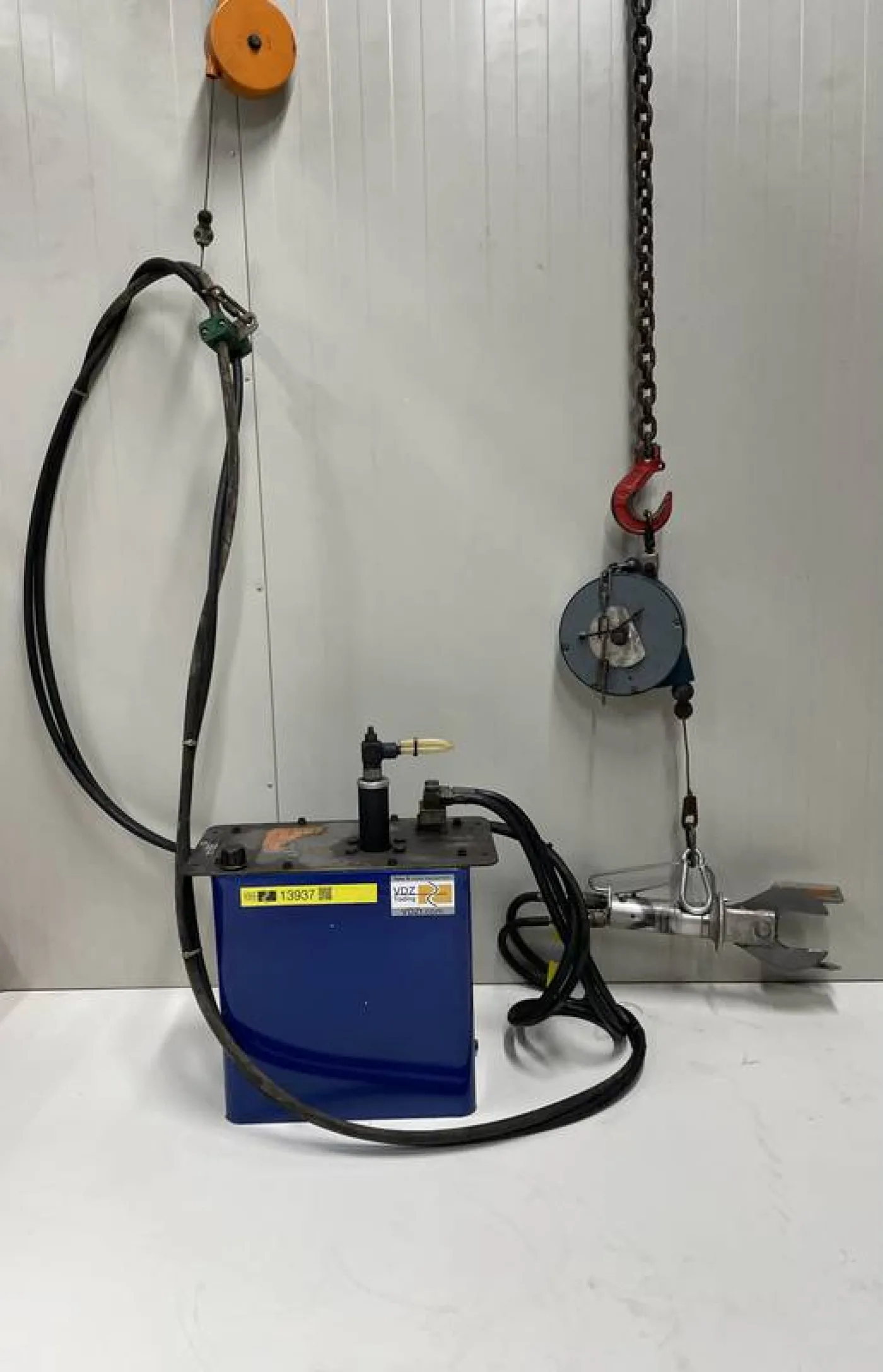 Leg cutter with hydraulic pump - 4