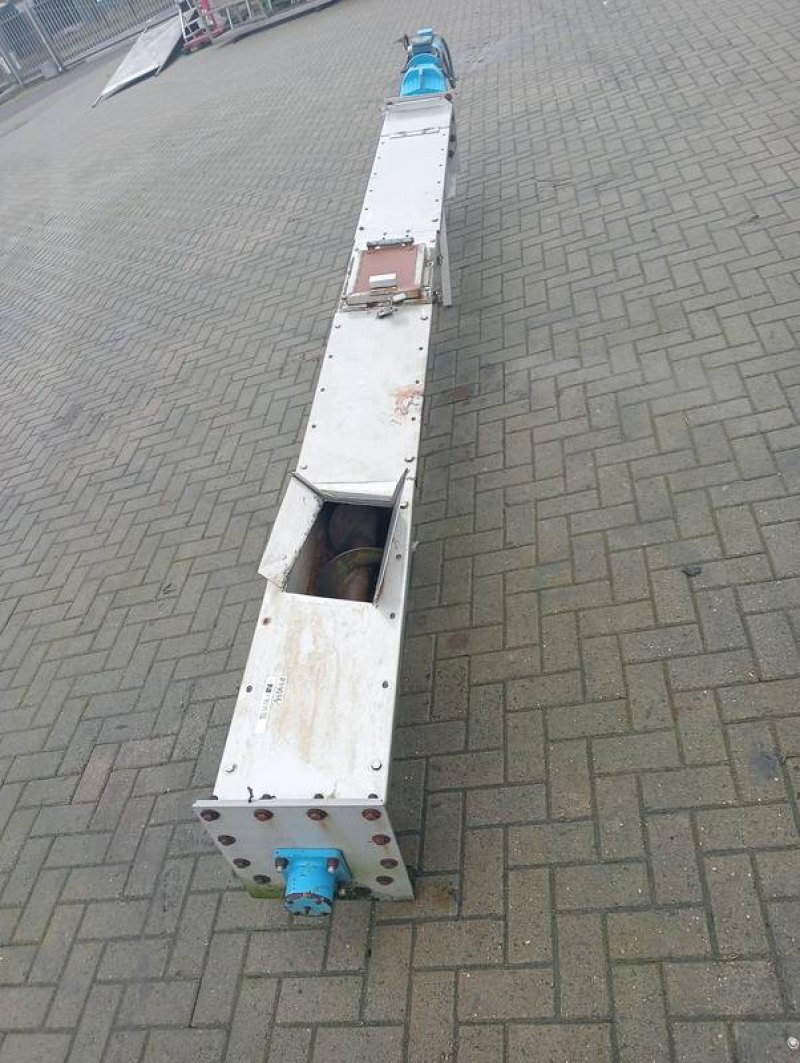 Feed screw conveyor