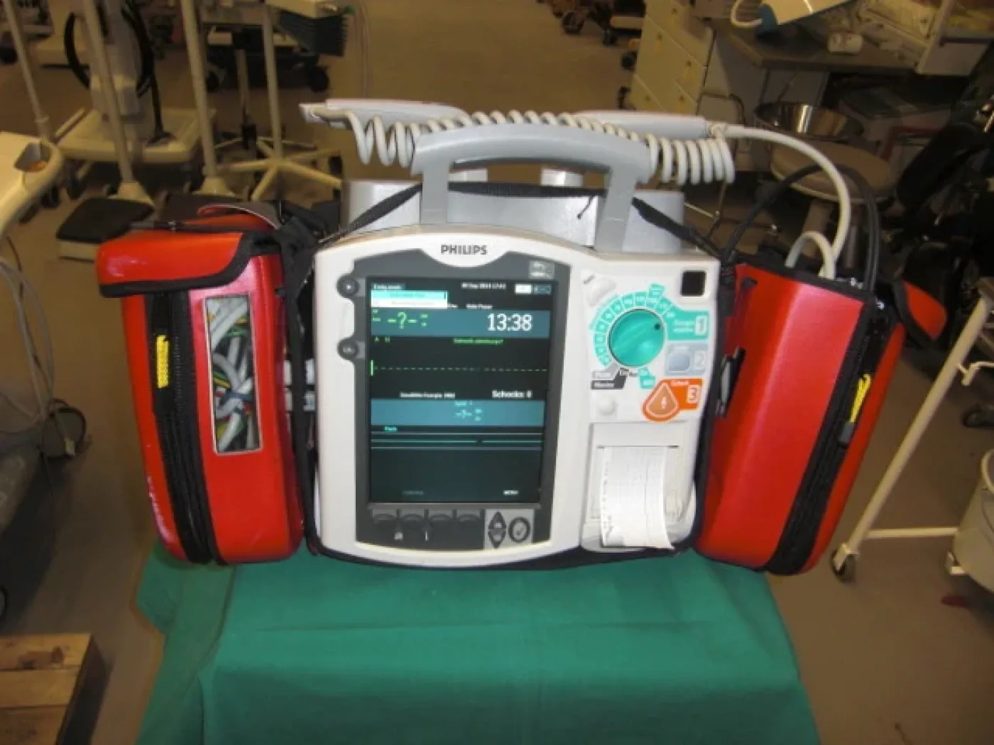 Philips Heartstart MR M3535A Defibrillator - 1