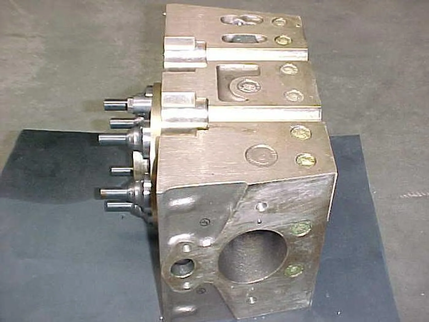 CYLINDER HEAD MTU MD 871 UM 1D - 2