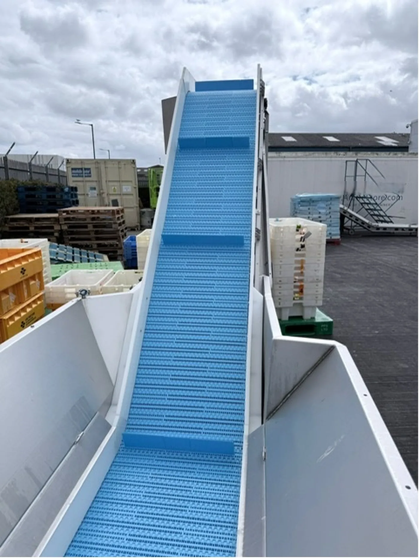 Large Incline Conveyor with Bulk Tank Hopper - 4