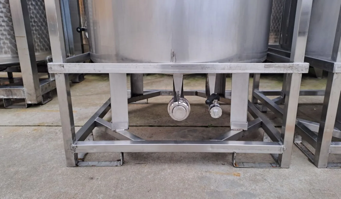 FORK-LIFTABLE/STACKABLE TANKS, CAPACITY 1000 LITERS, SECOND HAND EQUIPMENT - 4