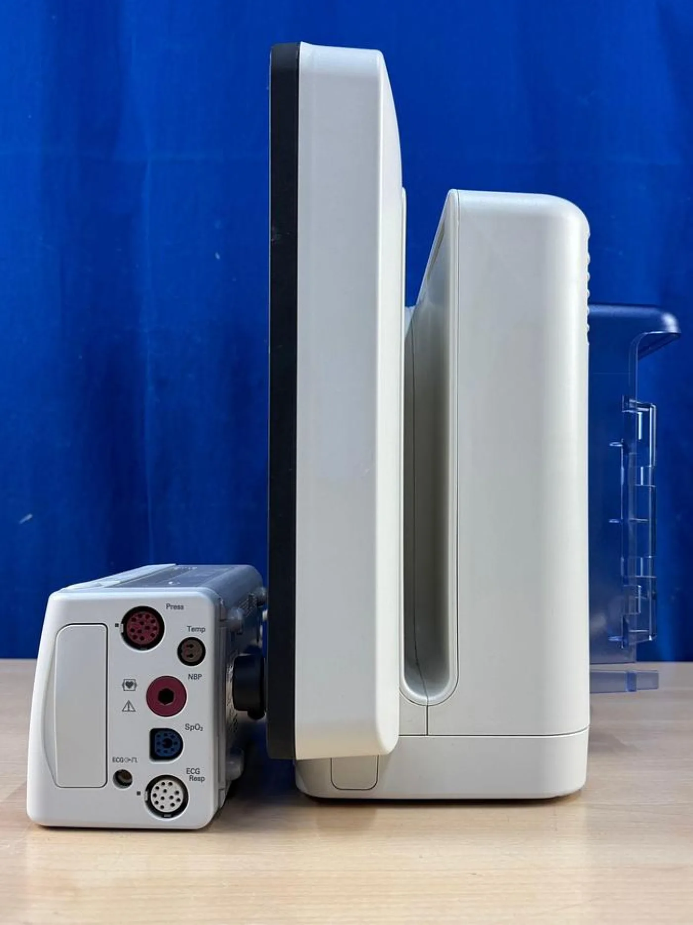 Philips IntelliVue MX 700 Patient Monitor With leads YOM: 2012 - 8