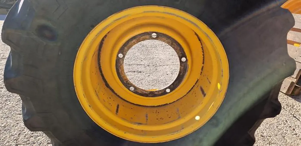 Pirelli 480/70R24 Reifen