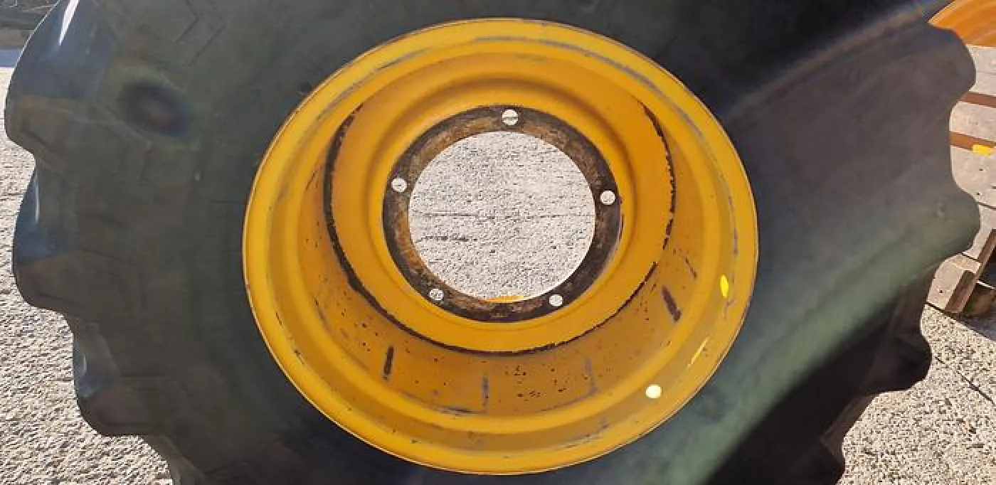 Pirelli 480/70R24 Reifen - 1