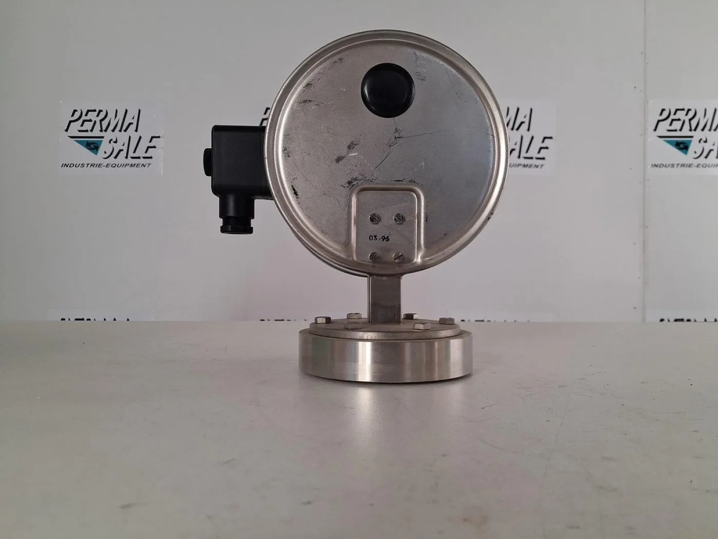 WIKA NG160 Pressure Gauge 0–10 bar with Inductive Contact - 7