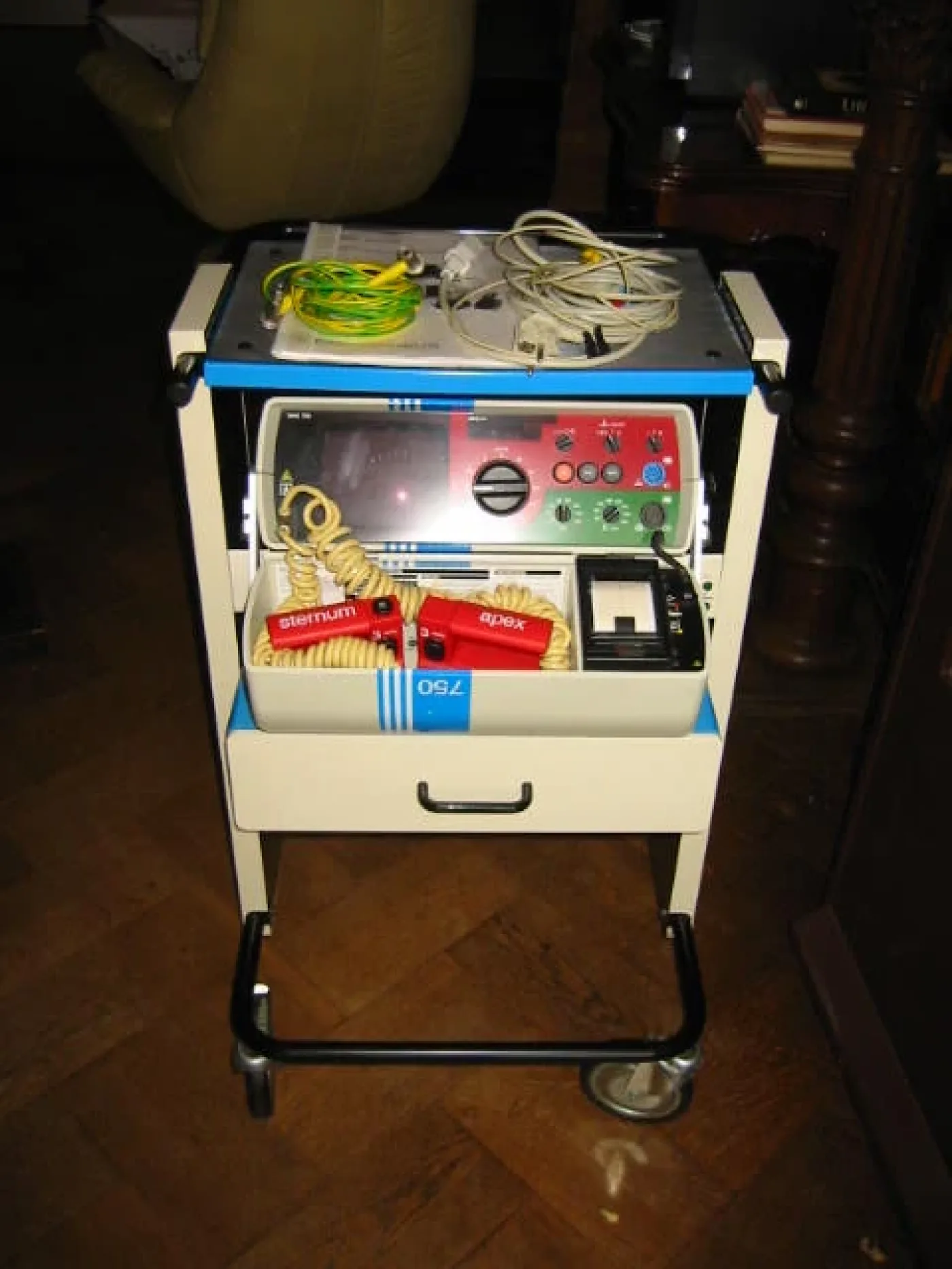 S und W DMS 750 Defibrillator - 1