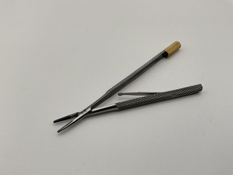 GB Medical Castroviejo Blade Breaker and Holder 110mm TC