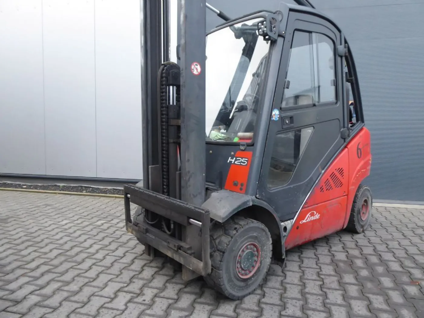 Linde H25T-01 - 1