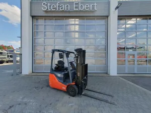 Toyota 8FBET15 / Triplex: 4.30m / nur 1.842h! / SS