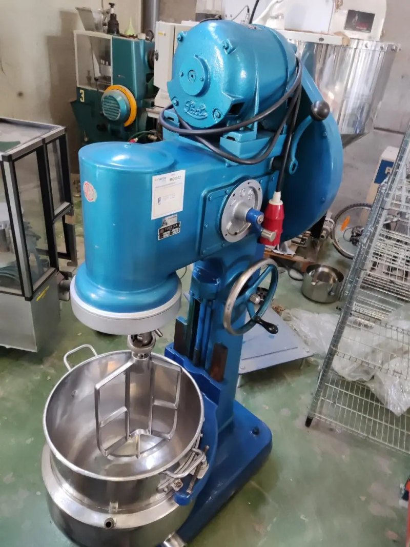 USED TURU MIXER WITH STAINLESS STEEL POT 50 LITERS