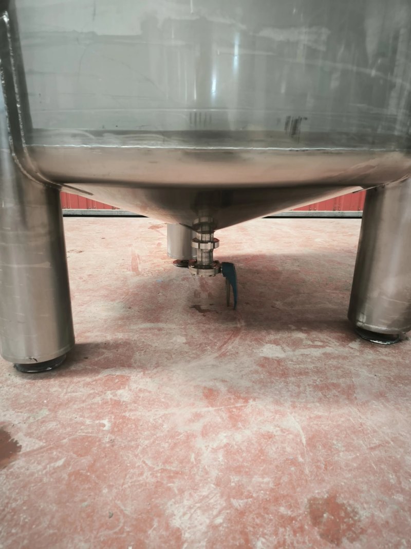STAINLESS STEEL TANK 2000 LITERS
