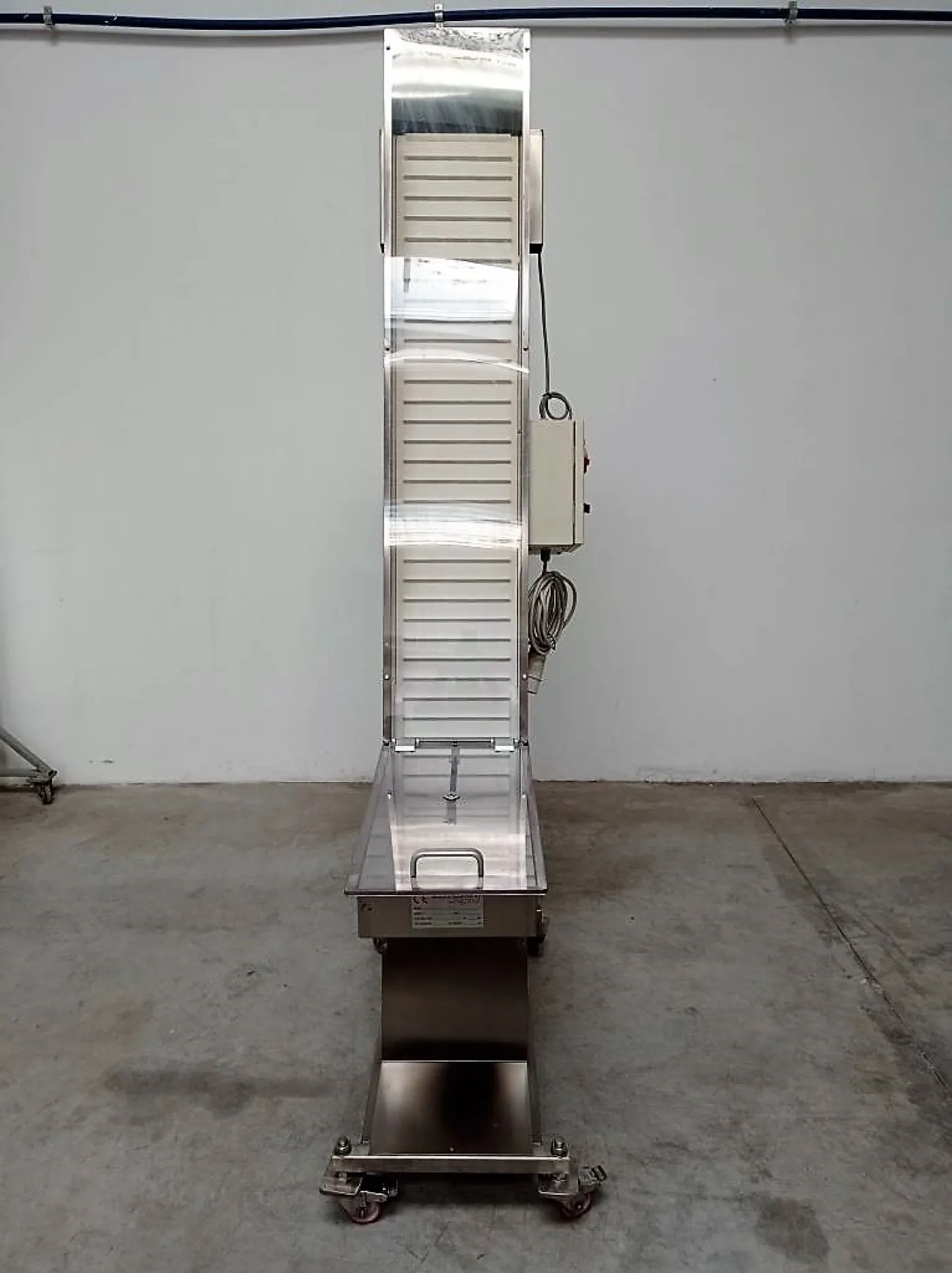ELEVATORE PER TAPPI – NUOVA COMEVI –MOD. COMEV 2 - 2