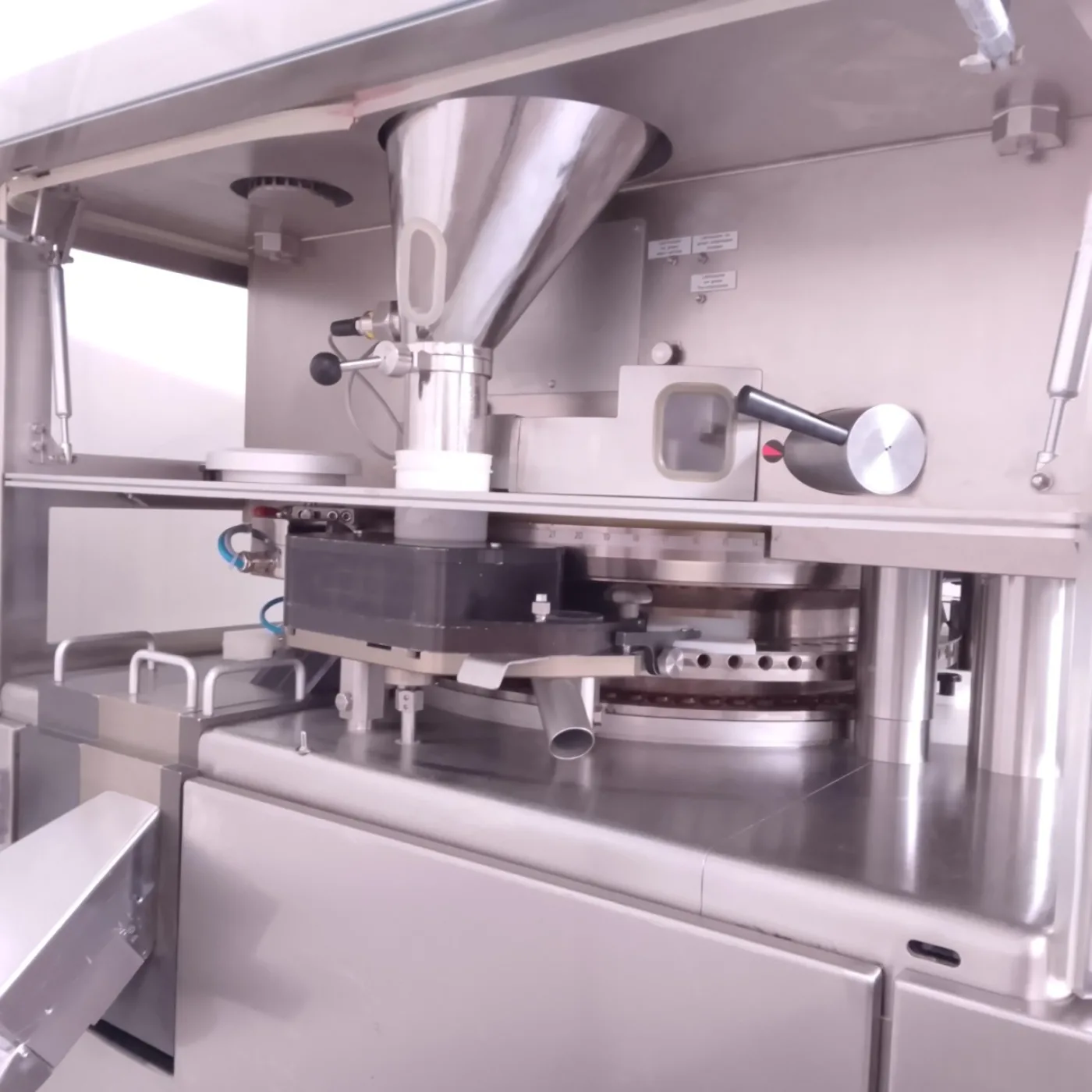 IMPIANTO DI COMPRIMITURA CON DEPOLVERIZZATORE E CONTROLLORE – KILIAN – MOD. T 400 - 4