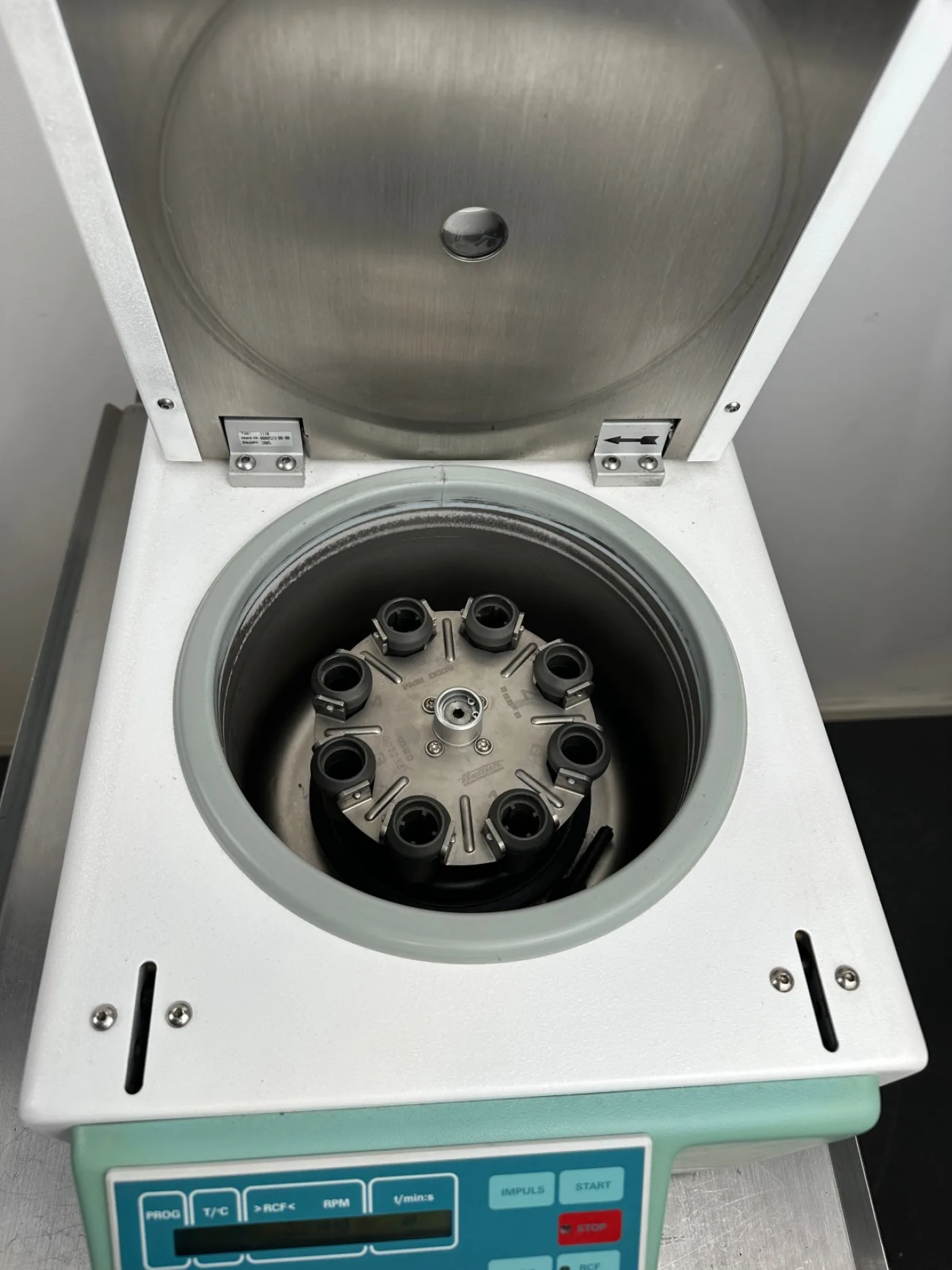 Hettich Mikro 22R Kühlzentrifuge 18.000 RPM - 5