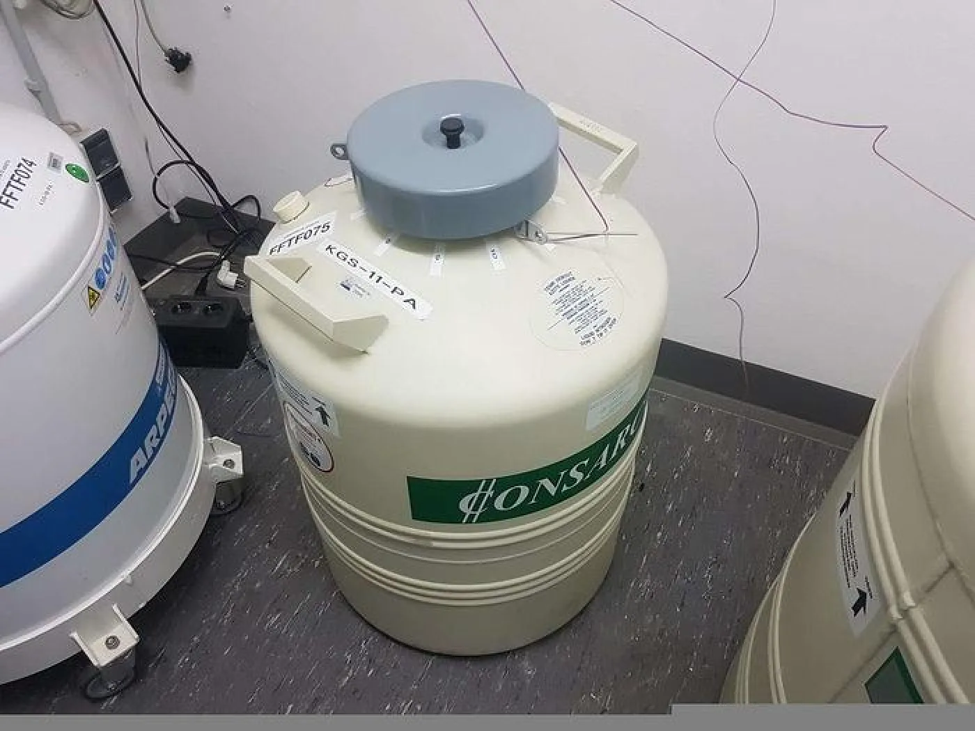 CONSARCTIC ABV48 Liquid Nitrogen Storage Vessel - 4