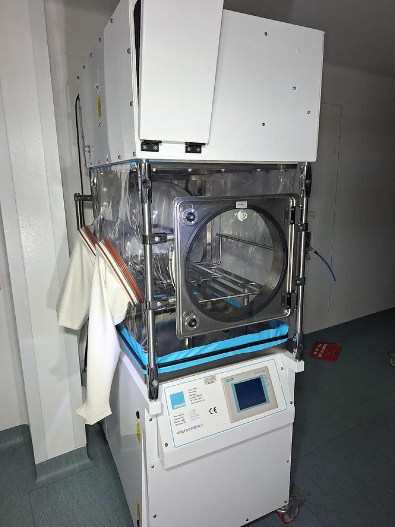 Envair ISO1 -304 Mobile Isolator safety cabinet