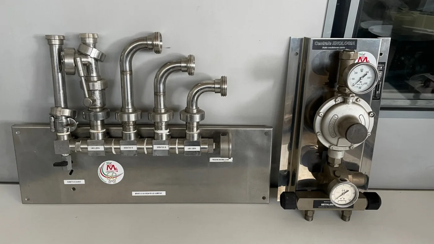 DOUBLE STAGE NITROGEN GAS DISTRIBUTION UNIT COMPLETE WITH MANIFOLD FOR CONNECTION TO THE TANKS, SECOND-HAND EQUIPMENT - 8