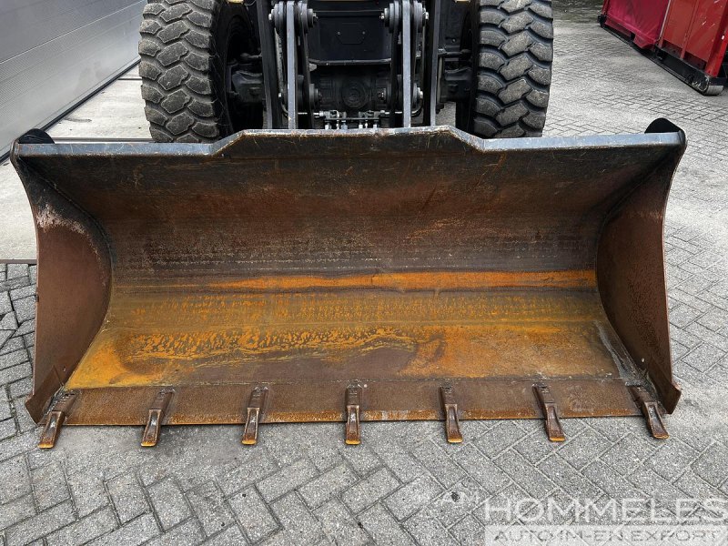 Mecalac BUCKET WITH TEETH 1,5m3