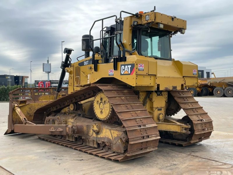 Caterpillar D6T LGP