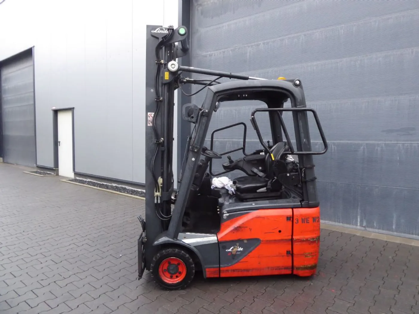 Linde E15-02 - 5