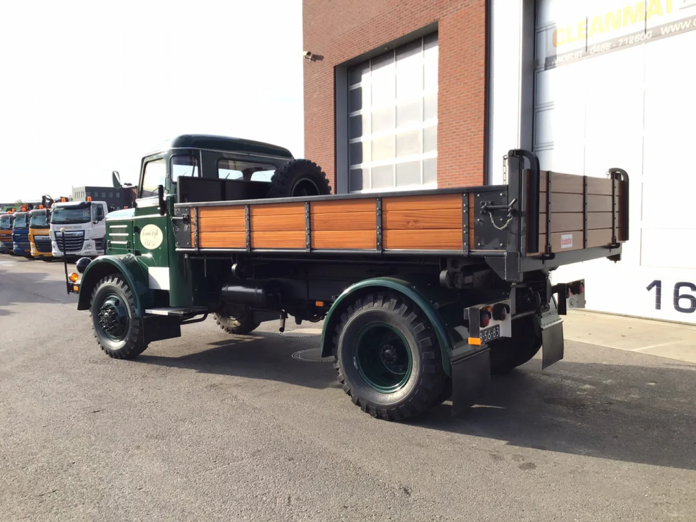 Hogra 4x4 met Netam kipper - 2