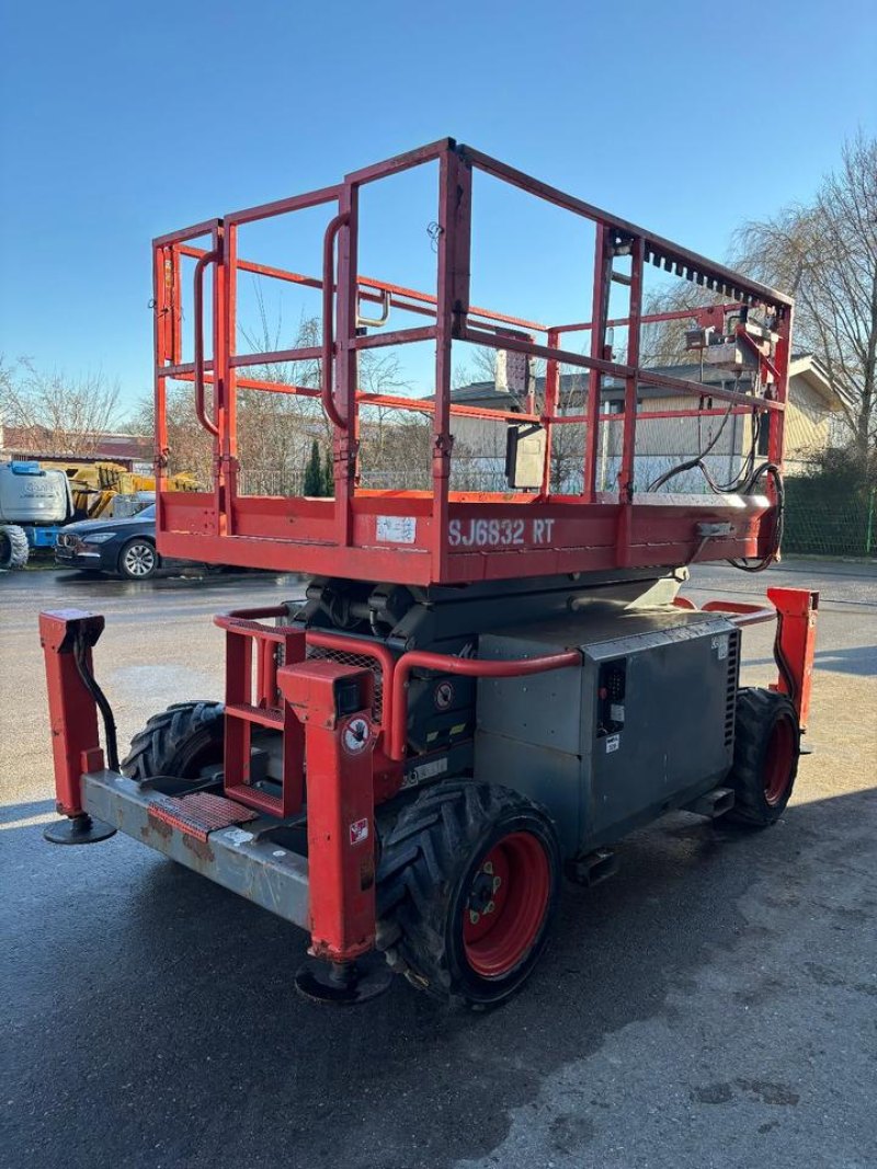 SkyJack SJ6832RT - 11,70m Diesel Scherenarbeitsbühne 4x4 Hubarbeitsbühne (N329)