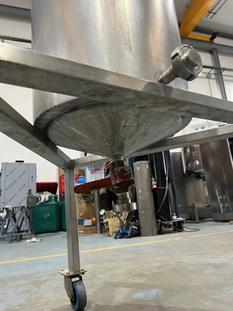 USED STAINLESS STEEL TANK 316 100 LITERS WITH SHIRT
