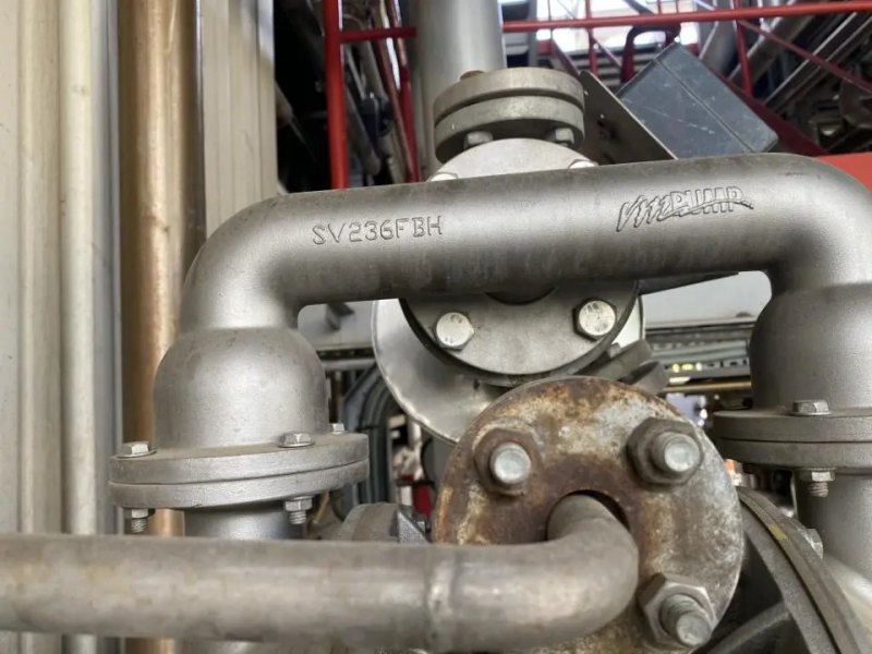 USED AODD VERSA-MATIC E2 AIR OPERATED DUAL DIAPHRAGM PUMP