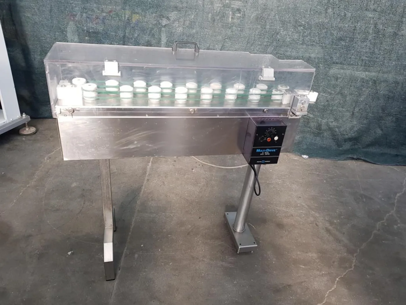NASTRO TRASPORTATORE VERTICALE PER FIALE MOTORIZZATO CON VARIATORE DI VELOCITÀ - 1