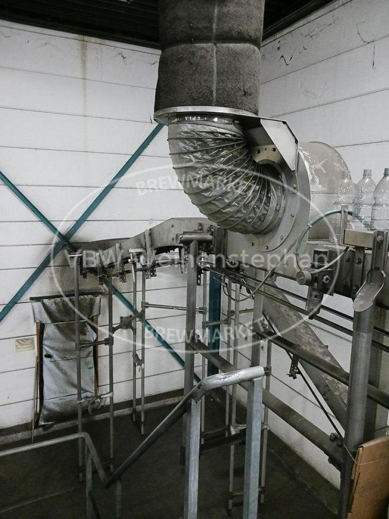 Air transport for PET bottles