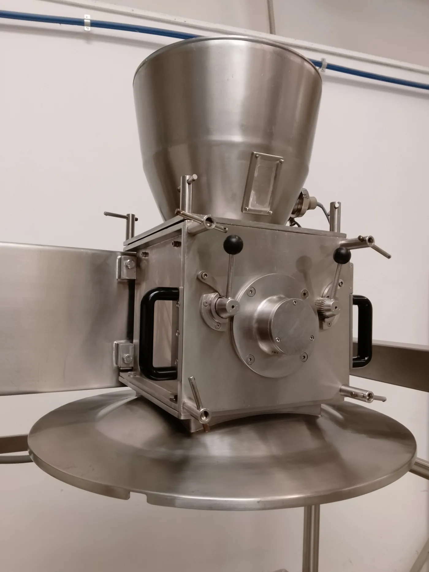 GRANULATORE OSCILLANTE – MANES – MOD. SE 300 - 8