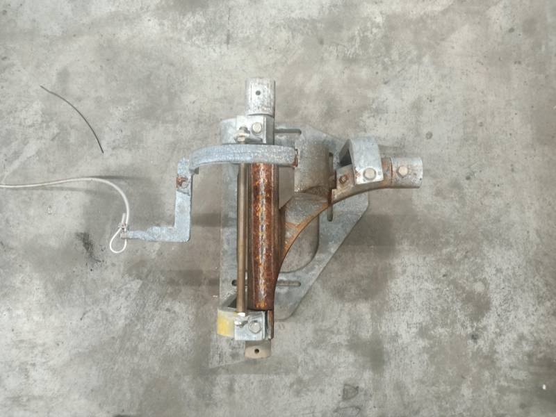 Switch left inside 90° tube height 15 cm