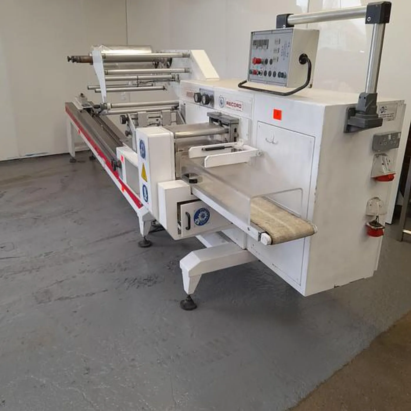 Record Panda 2000 Flow Wrapper - 1
