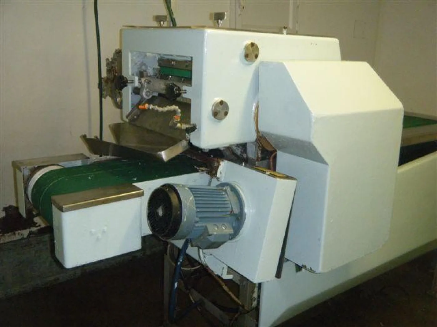 Trio FDS2N Skinning Machine - 4