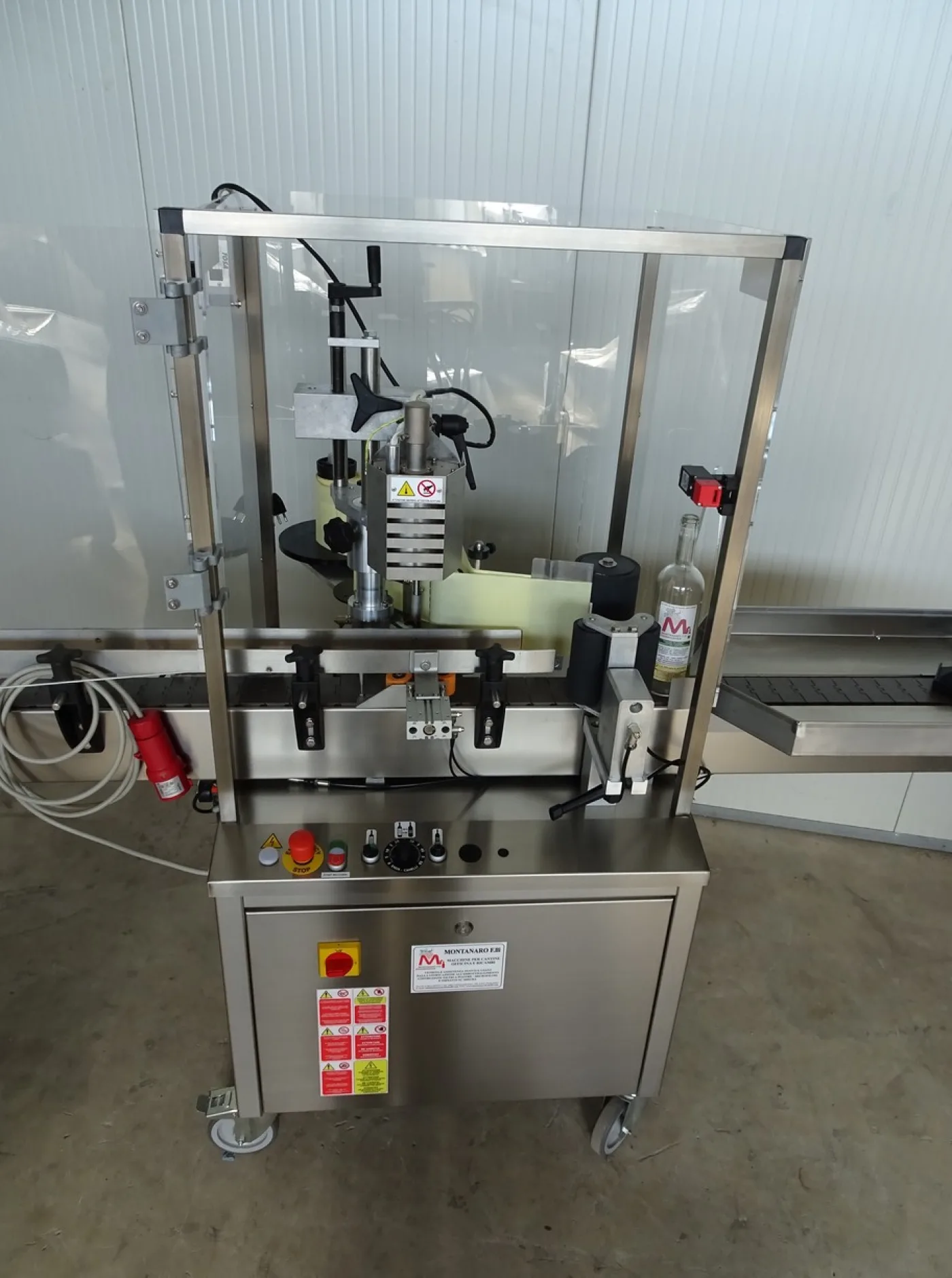 ONE STATION ADHESIVE LABELLING MACHINE FOR LABEL AND BACK ON THE SAME ROLL NEW MACHINE - 6