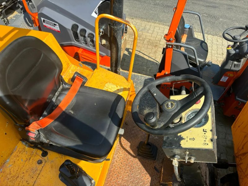 JCB - 6 TST
