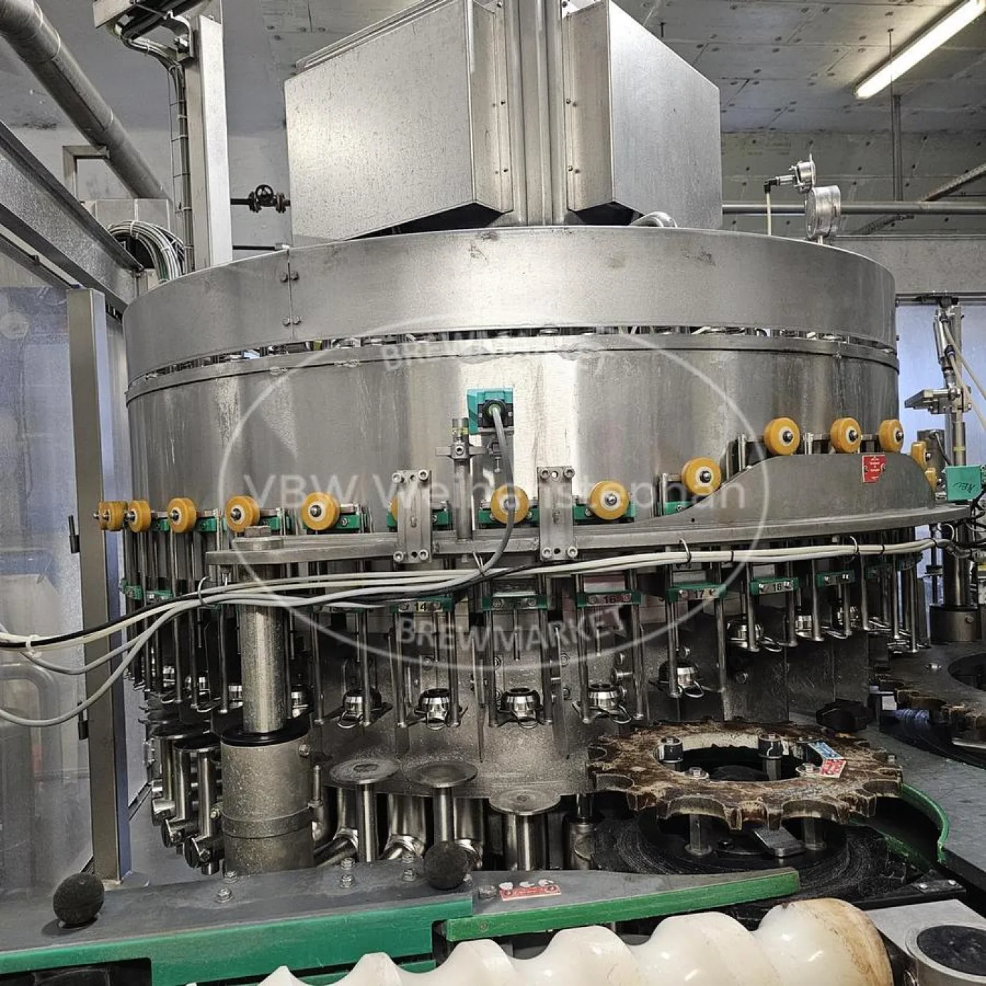 Glass bottle filler and capper - 5