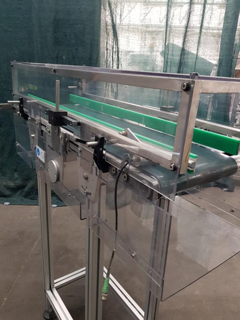 NASTRO A TAPPETO MOTORIZZATO CON VARIATORE DI VELOCITÀ