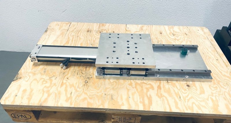 Tünkers Pneumatische Lineareinheit LE100-300 VRL SB T02-4-61-4