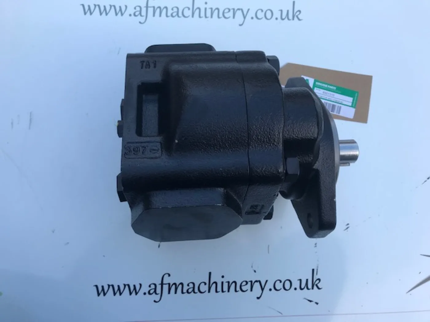 Spearhead hedge cutter Hydraulic motor 8301315 - 1