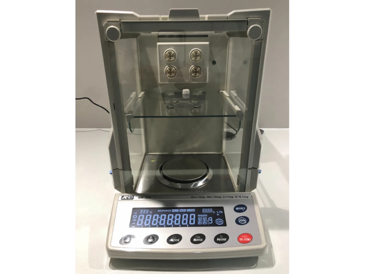 A&D BM-200 Series Analytical 4-Place Balance - 1