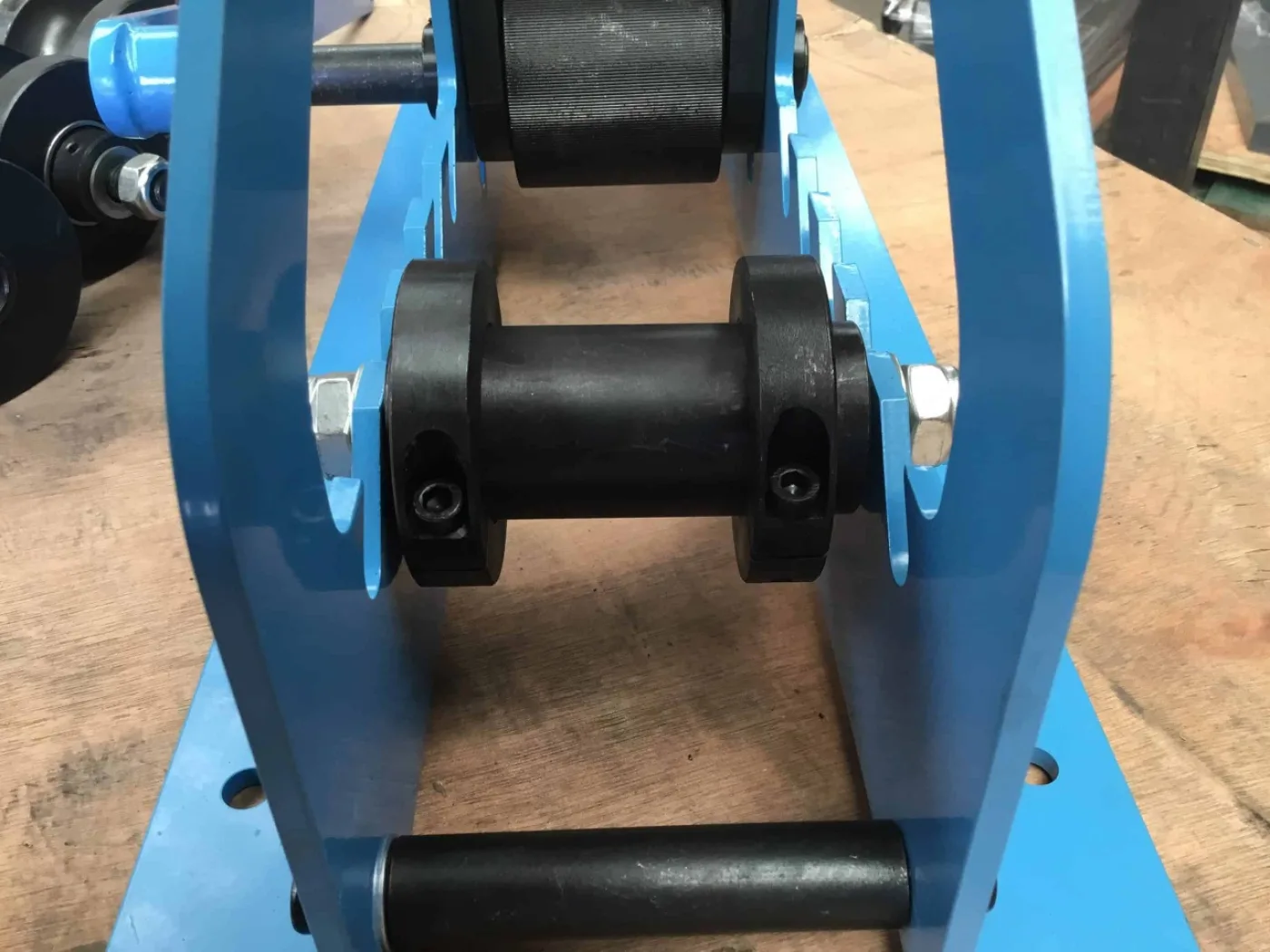 WNS Tube Section Roller 60mm - WNS - W. Neal Services Ltd - 5